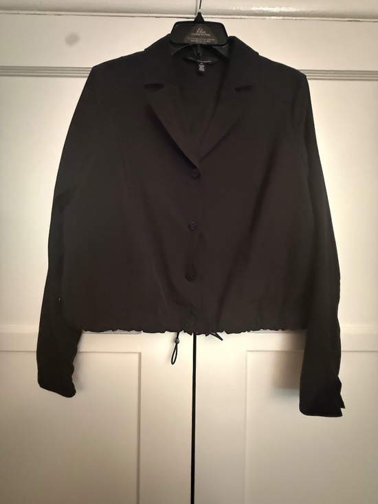 White House Black Market Jackets & Blazers - NWOT White House Black Market Black Cropped Jacket/Top Drawstring Hem Size M